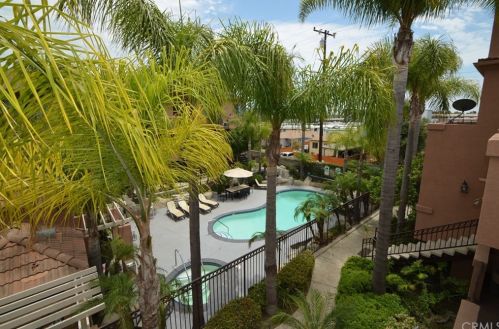 21852 Vermont Ave, Torrance, CA 90502-2159