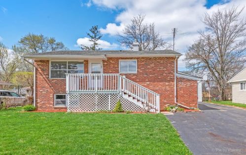 52 Wren Rd, Carpentersville, IL 60110-1633