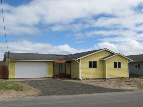 1910 Bridgeview Dr, Waldport, OR 97394-9449