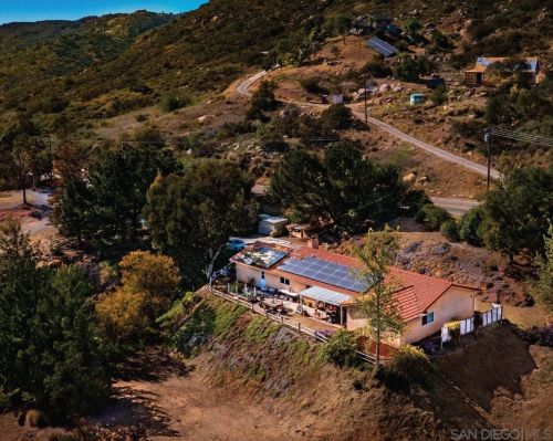 7275 Dehesa Rd, El Cajon, CA 92019-1711