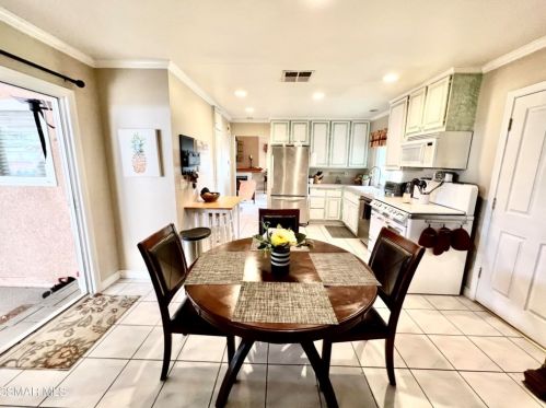 2111 Sargent Ave, Simi Valley, CA 93063-2744