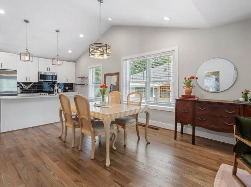 993 Burns Dr, Atlanta GA  30310-4631 exterior