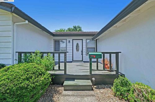 7200 Burton St, Pleasanton, CA 94568-2014