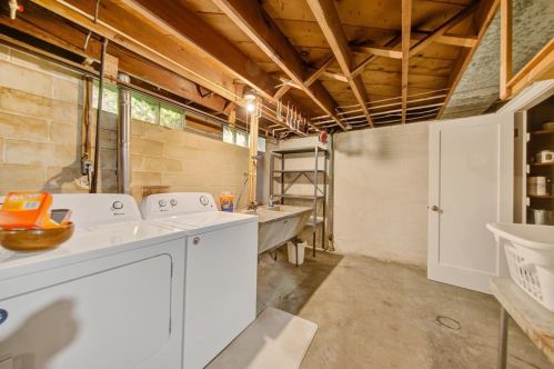 1604 Hollywood Ct, Saint Paul MN  55108-2130 exterior