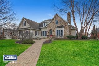 540 Cloverlane Dr, Sycamore, IL 60178-2302