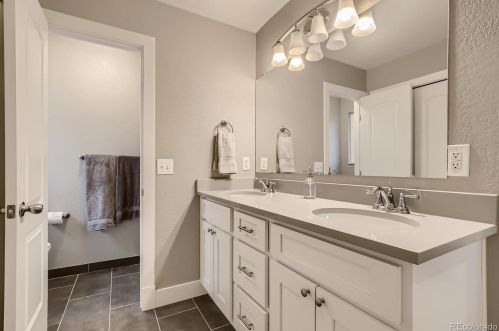 6218 Niagara Ct, Englewood CO 80112-1011 exterior