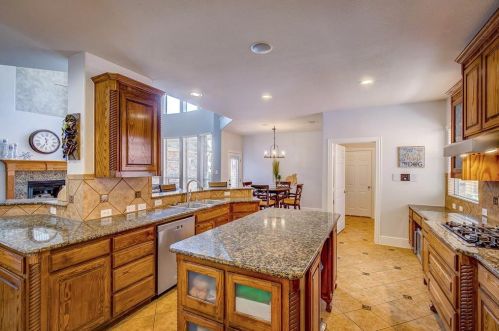 1408 Flowers Dr, Carrollton TX 75007-1470 exterior