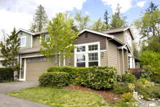 1118 Laurel Ct, Bellevue, WA 98029-7676