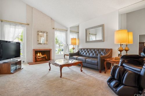 6123 Trinidad Ave, Cypress, CA 90630-5359