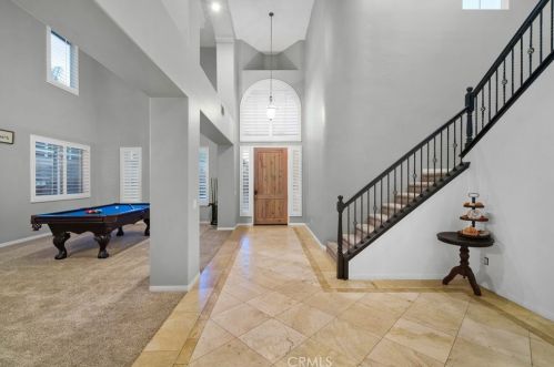 18604 Sunset Knoll Dr, Riverside, CA 92504-9447