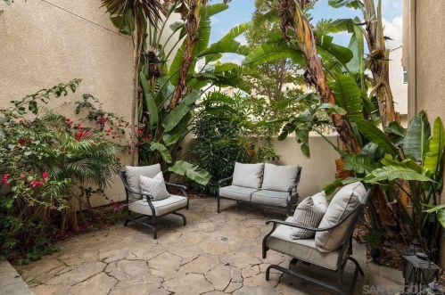 1470 Caminito Sicilia, Chula Vista CA  91915-4142 exterior