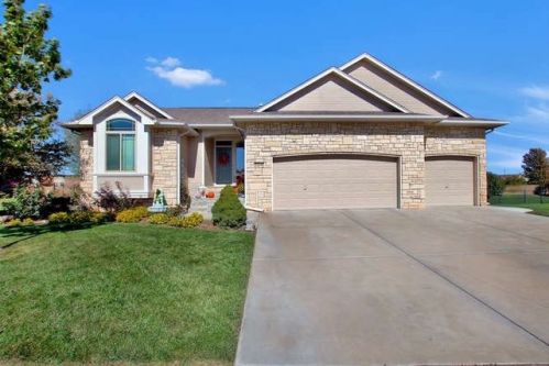 2210 Newberry St, Derby, KS 67037-2193