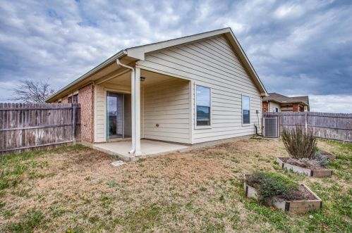 6912 Legato Ln, Fort Worth TX  76134-3727 exterior