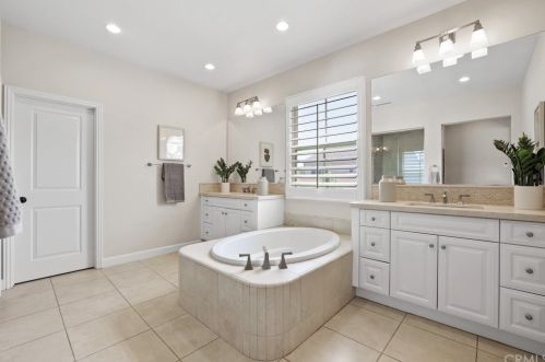 24 Constantine, Irvine CA  92620-3547 exterior