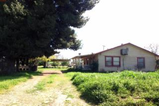 3475 Floradora Ave, Fresno, CA 93703-4104