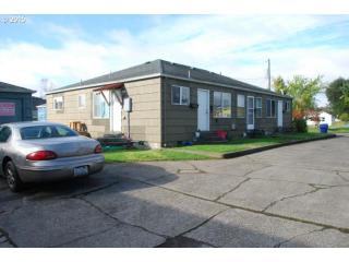 702 9th Ave, Kelso, WA 98626-5673