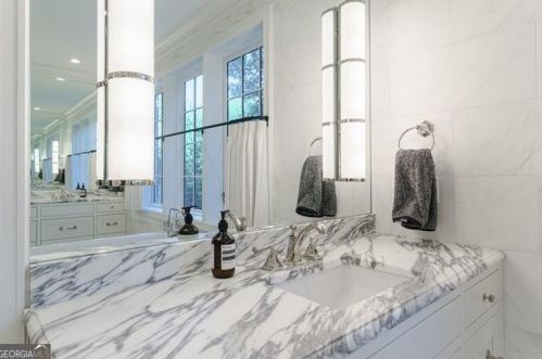 3180 Arden Rd, Atlanta GA  30305-1912 exterior