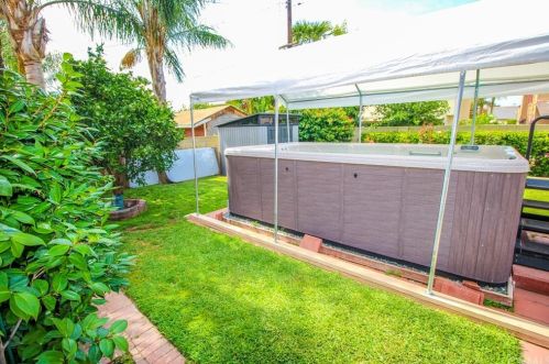 1621 Sumac Ln, Anaheim CA  92804-6653 exterior