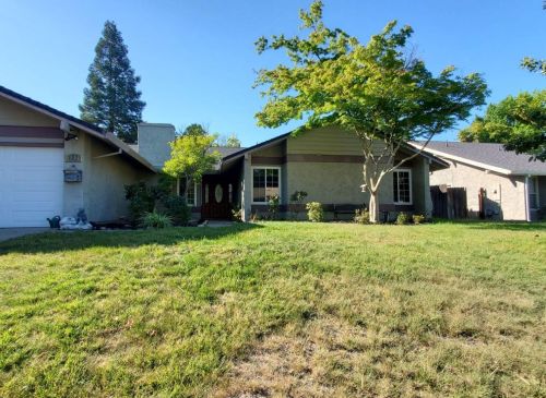 9856 Golden Dr, Citrus Heights, CA 95662-5736