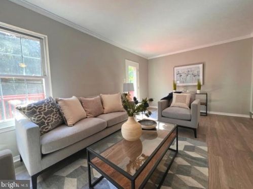 15 James Cubberly Ct, Trenton, NJ 08610-2726