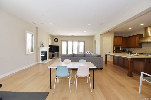 106 Long Fence, Irvine CA  92602-1807 exterior
