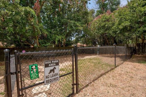 6700 Cooper Ln, Austin TX  78745-3100 exterior