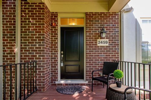 2459 Waterbury Ln, Buffalo Grove, IL 60089-6890