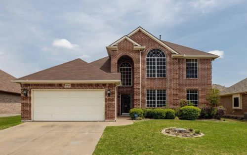 5708 Ozark Dr, Fort Worth, TX 76131-4003