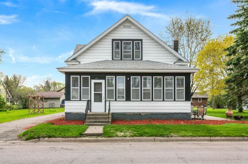 212 Hickory St, Lester Pr, MN 55354-7744