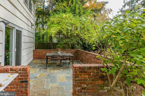 15 Robert Rd, Princeton NJ  08540-5332 exterior