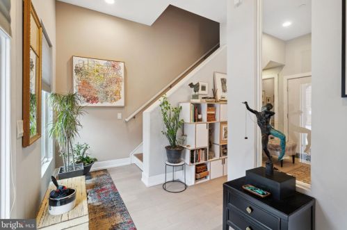 621 5th St, Philadelphia, PA 19123-2831