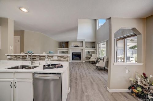 5201 Genoa Way, Aurora CO 80013-6295 exterior