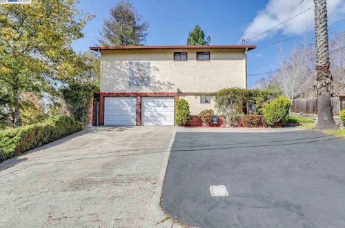 26200 Parkside Dr, Hayward, CA 94542-1627
