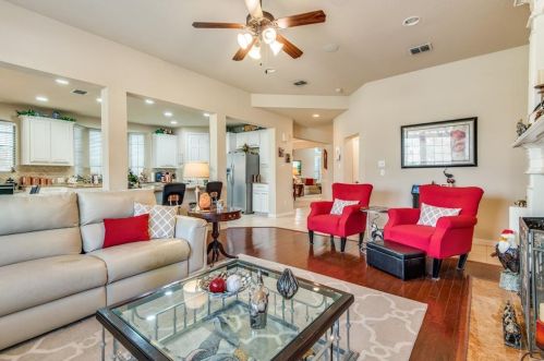 8109 Mountain Spring Dr, Fort Worth TX  76180-0204 exterior