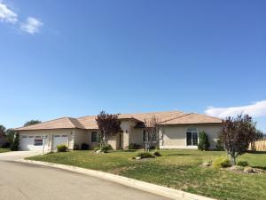 245 Raven Dr, Palmdale, CA 93551-2987
