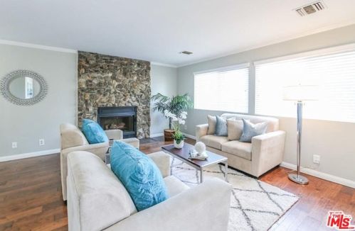 2737 Altura Ave, Glendale CA  91214-3804 exterior