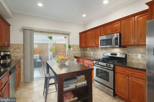 1018 22nd St, Philadelphia PA  19146-2544 exterior