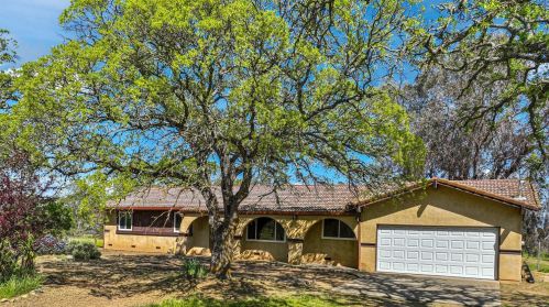 8267 Ospital Rd, Valley Springs, CA 95252-9043