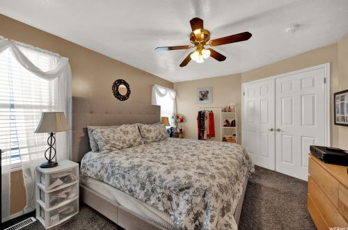 9242 Targhee Dr, Taylorsville UT 84088-6360 exterior