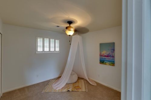 3829 Crown Shore Dr, Dallas TX  75244-7136 exterior