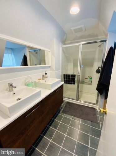 25 Ctr St, Tavistock NJ 08033-1801 exterior