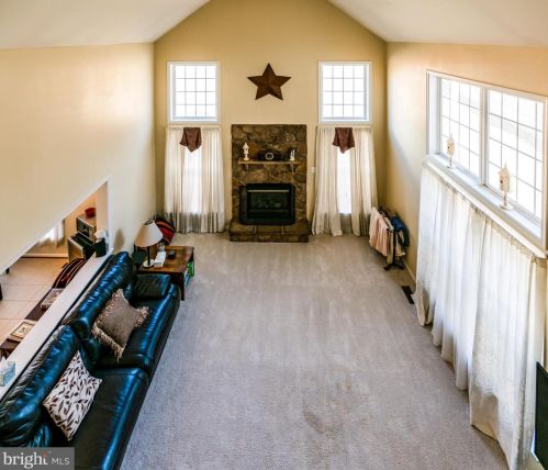 7125 Ayers Mdw Ln, Springfield VA  22150-4915 exterior