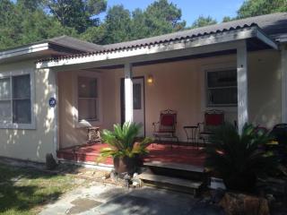345 Parkdale Dr, Charleston, SC 29414-4907