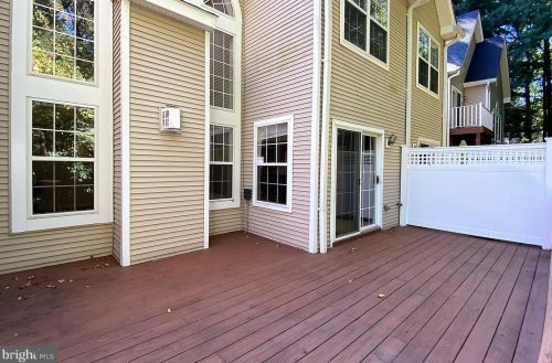 8 Burr Dr, Princeton NJ  08540-1950 exterior