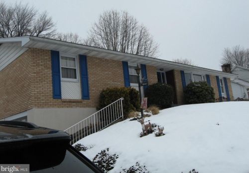 35 Bryn Mawr Ave, Primrose, PA 17901-8646