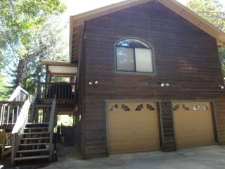 1905 Primrose Dr, Willits, CA 95490-8040