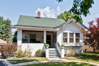 156 Lincoln Ave, Green Oaks, IL 60048-2811