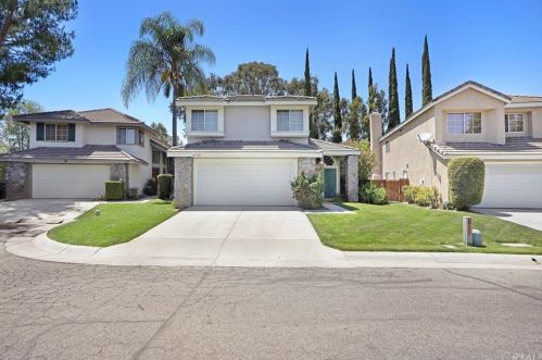 6753 Dove Ln, Riverside, CA 92506-5047