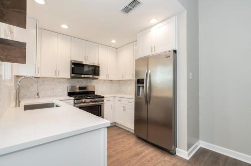 4801 Cottonwood St, Austin TX  78744-3051 exterior