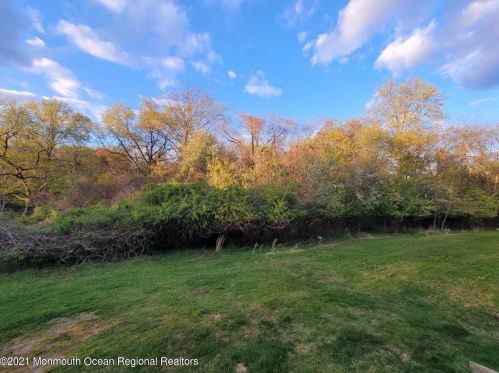 115 White St, Tinton Falls NJ 07724-4860 exterior